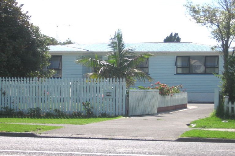 Photo of property in 237 Lake Road, Northcote, Auckland, 0627