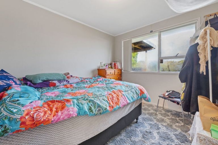 Photo of property in 6 Aden Place, Clendon Park, Auckland, 2103