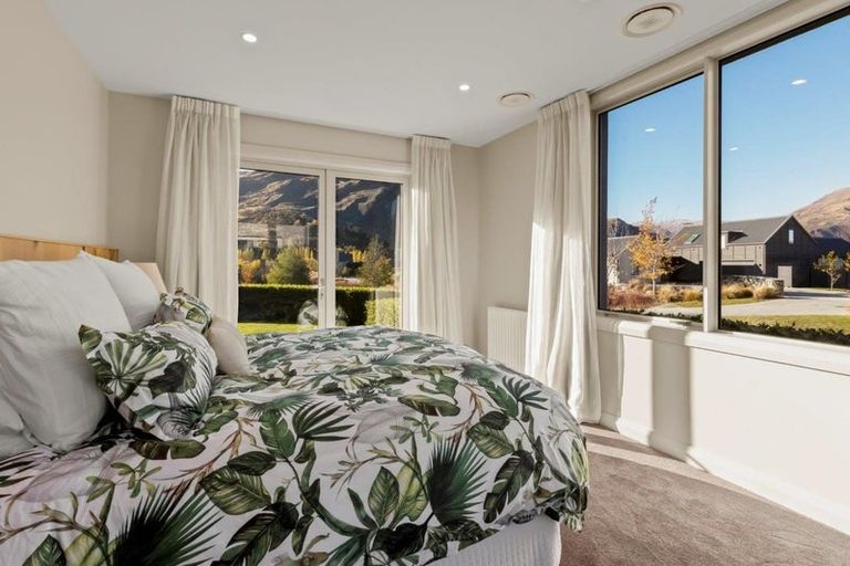 Photo of property in 10 Mica Ridge, Arrowtown, 9371