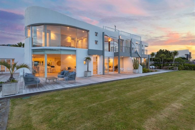 Photo of property in 135 Main Road, Redcliffs, Christchurch, 8081