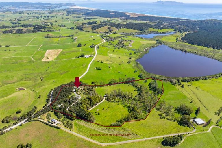 Photo of property in 562 Ocean View Road, Te Arai, Wellsford, 0975