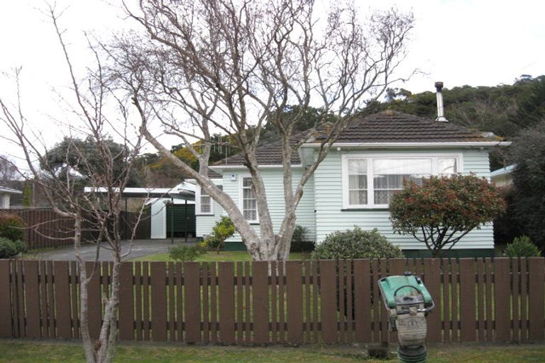 Photo of property in 83 Wellington Road, Wainuiomata, Lower Hutt, 5014