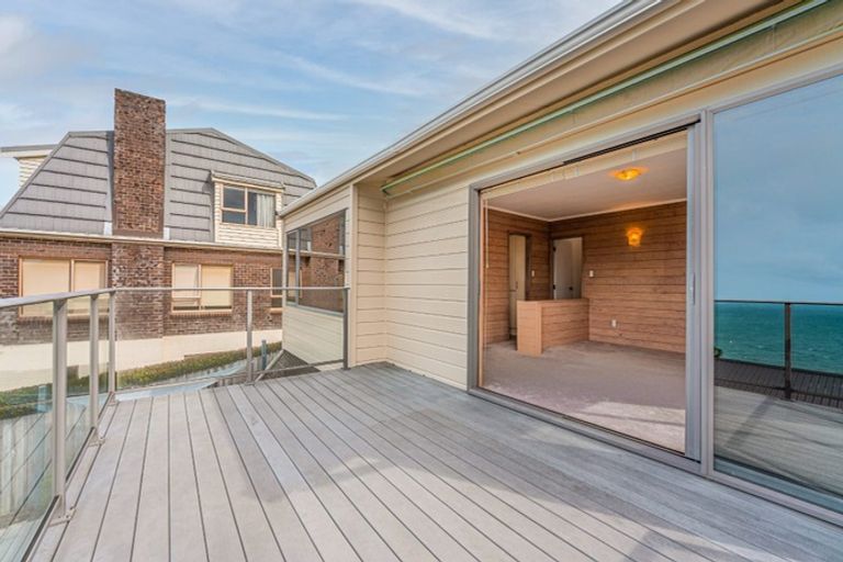 Photo of property in 1/272 Whangaparaoa Road, Red Beach, 0932