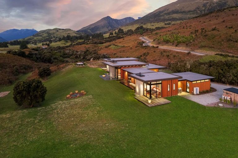 Photo of property in Wyuna, 5 River Valley View, Glenorchy, 9372