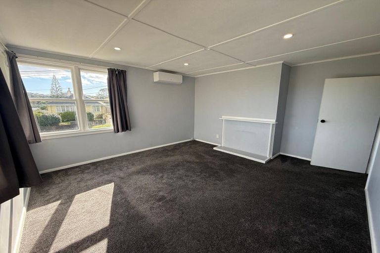 Photo of property in 12 Gear Terrace, Ranui, Porirua, 5024