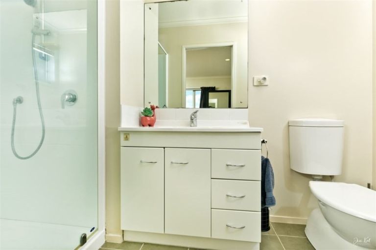 Photo of property in 27a Sapperton Drive, Henderson, Auckland, 0612