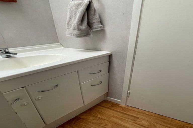 Photo of property in 34 Pacific Parade, Army Bay, Whangaparaoa, 0930