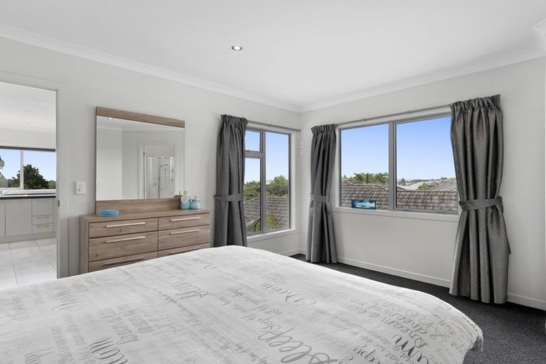 Photo of property in 12 Haden Place, Omokoroa, 3114