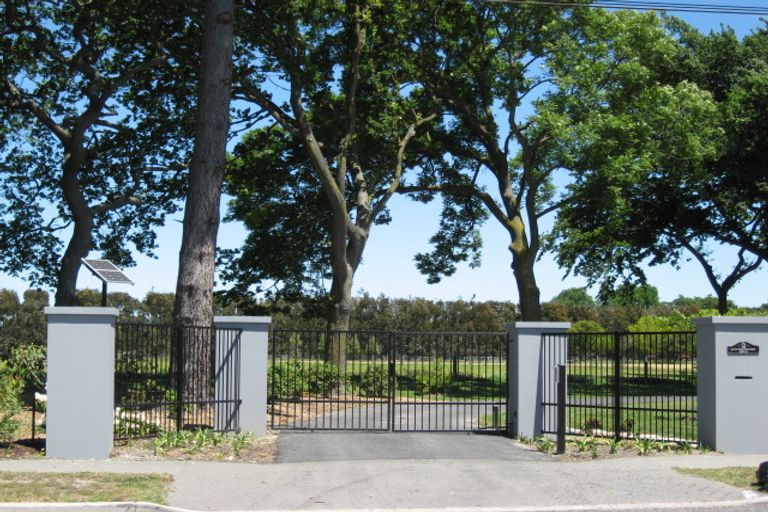 Photo of property in 455 Avonhead Road, Avonhead, Christchurch, 8042