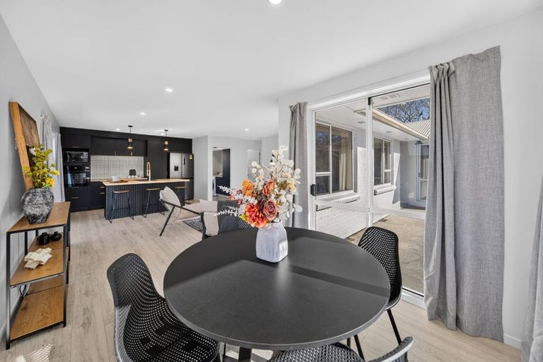 Photo of property in 4 Blossomdale Place, Bishopdale, Christchurch, 8053