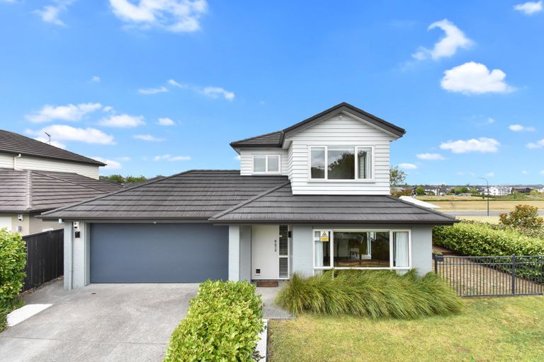 Photo of property in 12 Springcrest Drive, Karaka, Papakura, 2113