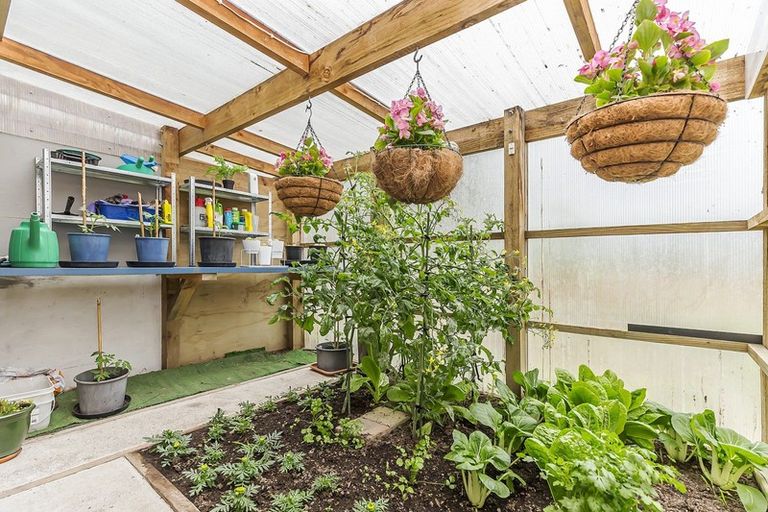 Photo of property in 58 Nicholson Road, Khandallah, Wellington, 6035