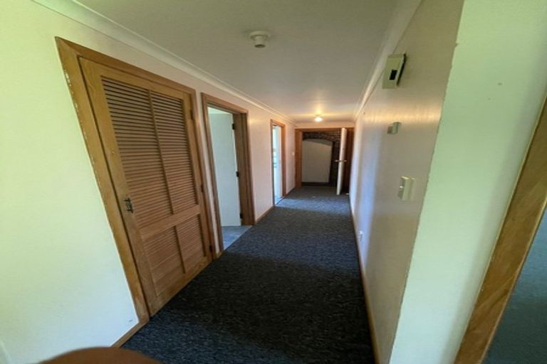 Photo of property in 140 Waimumu Road, Massey, Auckland, 0614