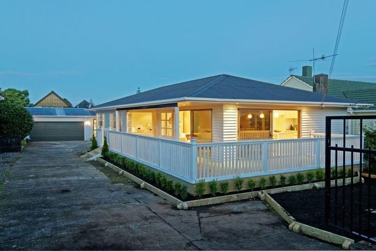 Photo of property in 5 Twin Parks Rise, Papakura, 2110