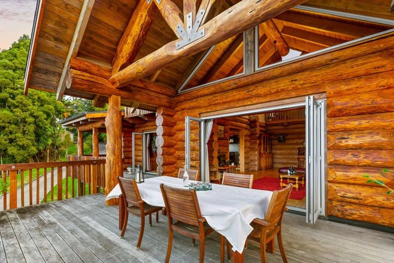 Photo of property in 847 West Coast Road, Oratia, Auckland, 0604