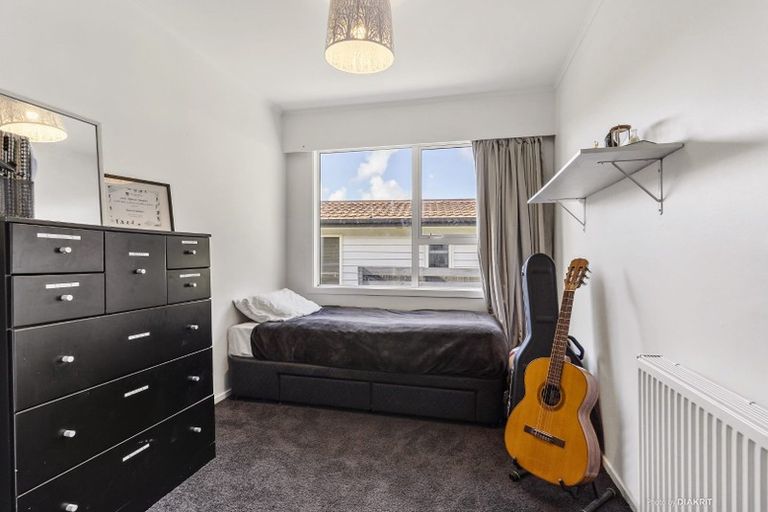 Photo of property in 49 Sunrise Boulevard, Tawa, Wellington, 5028