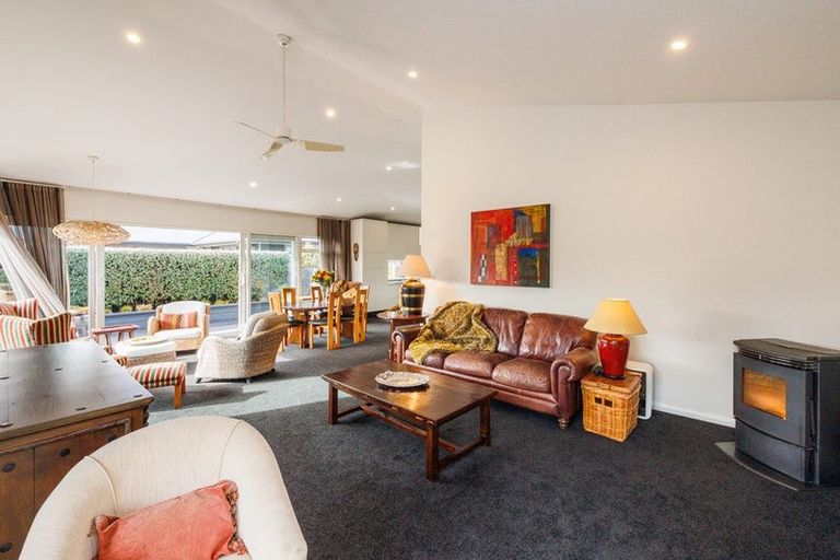 Photo of property in 42 Stewart Crescent, Hokowhitu, Palmerston North, 4410