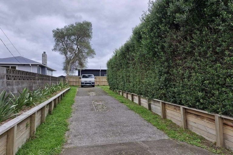 Photo of property in 1151 Devon Road, Bell Block, New Plymouth, 4373