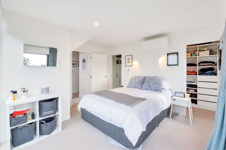 Photo of property in 1/3 Beach Road, Northcote Point, Auckland, 0627