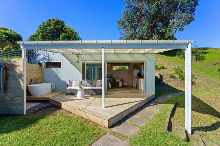 Photo of property in 33a Hicks Crescent, Waikanae Beach, Waikanae, 5036