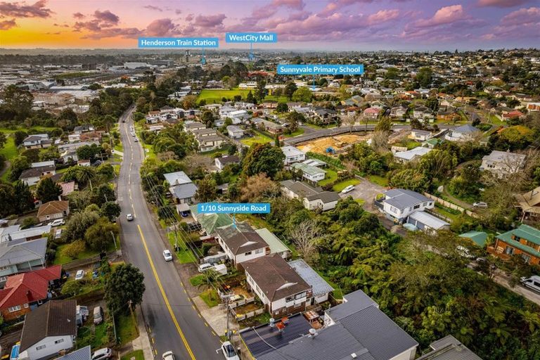 Photo of property in 1/10 Sunnyside Road, Sunnyvale, Auckland, 0612