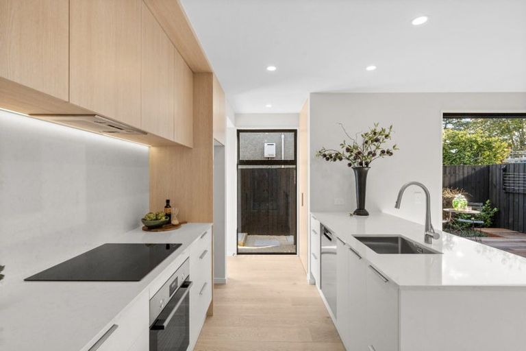 Photo of property in 2/9 Innes Road, St Albans, Christchurch, 8052