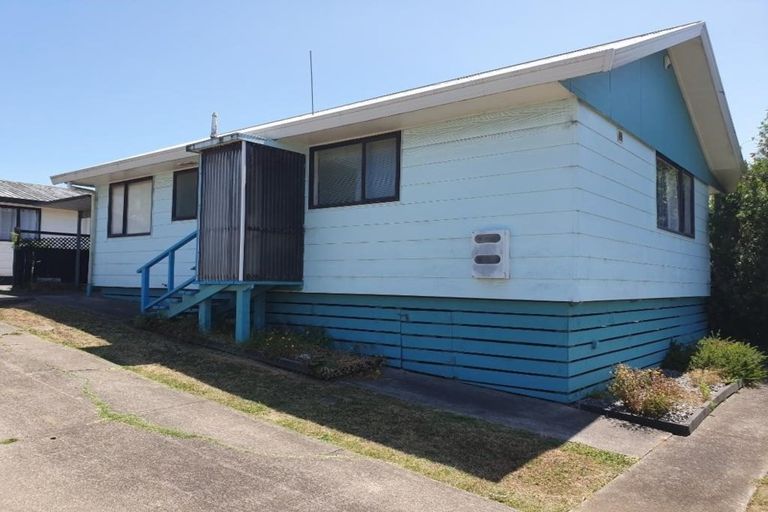 Photo of property in 1/77 Redcrest Avenue, Red Hill, Papakura, 2110