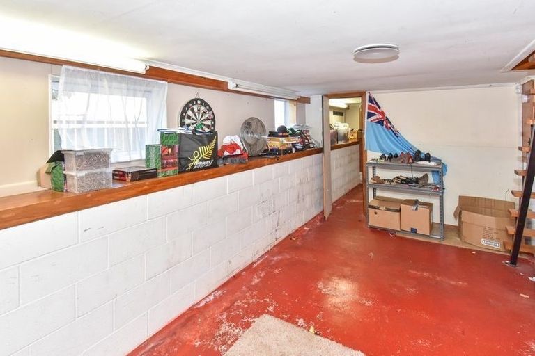 Photo of property in 1 Sunburst Street, Papakura, 2110