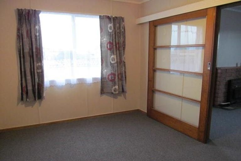 Photo of property in 1 Yates Street, Otaki Beach, Otaki, 5512
