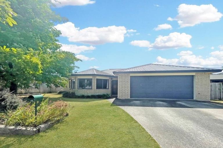 Photo of property in 10 Mckenzie Place, Rototuna North, Hamilton, 3210