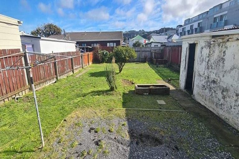 Photo of property in 37 Bay Street, Petone, Lower Hutt, 5012