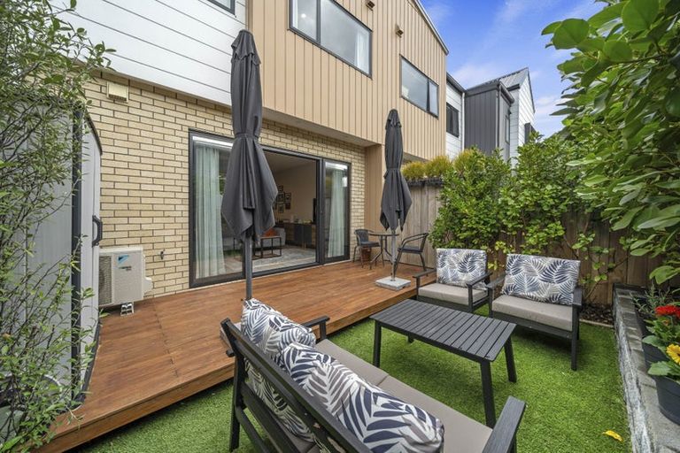 Photo of property in 5/11 Karamu Street, Te Atatu Peninsula, Auckland, 0610