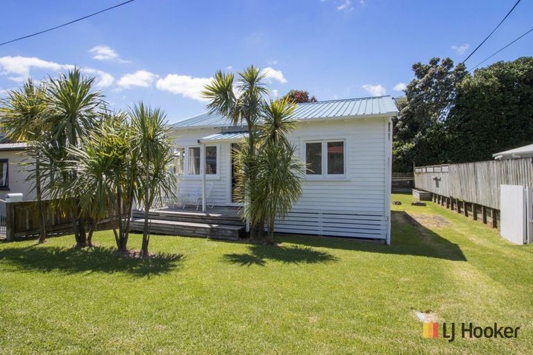 Photo of property in 18 Marine Avenue, Waihi Beach, 3611