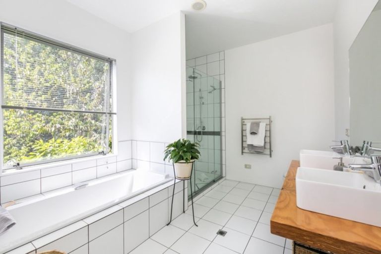 Photo of property in 27a Hikanui Drive, Havelock North, 4130