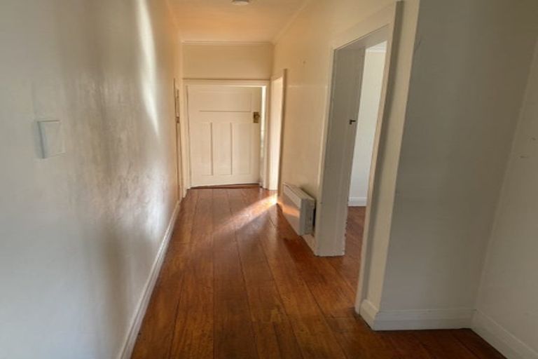 Photo of property in 1/58 Brougham Street, Mount Victoria, Wellington, 6011