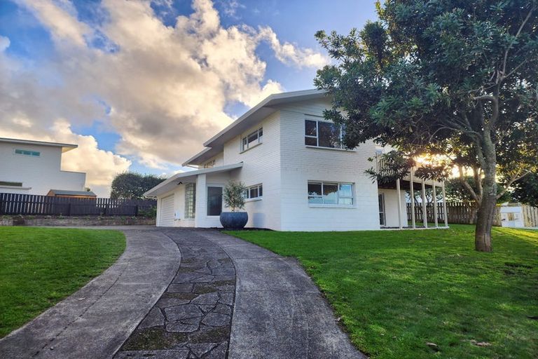 Photo of property in 22 Mcfarlane Street, Oakura, 4314