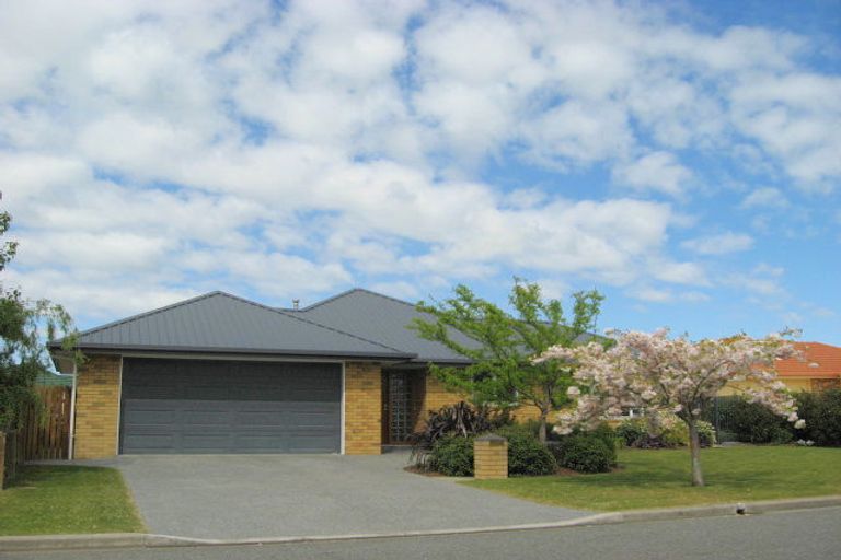Photo of property in 29 Welsford Street, Woodend, 7610