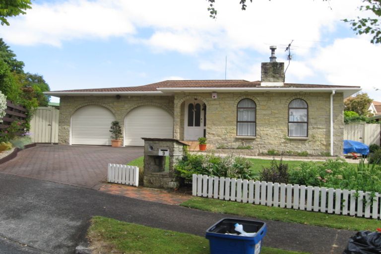 Photo of property in 9 Revell Court, Pukekohe, 2120