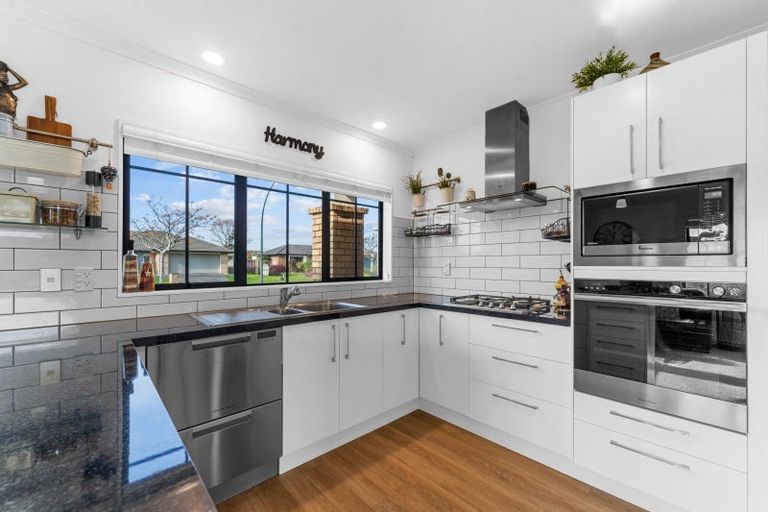 Photo of property in 2 Carlsberg Place, Papamoa Beach, Papamoa, 3118