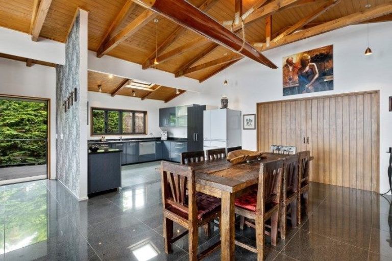 Photo of property in 136 Wynyard Crescent, Fernhill, Queenstown, 9300