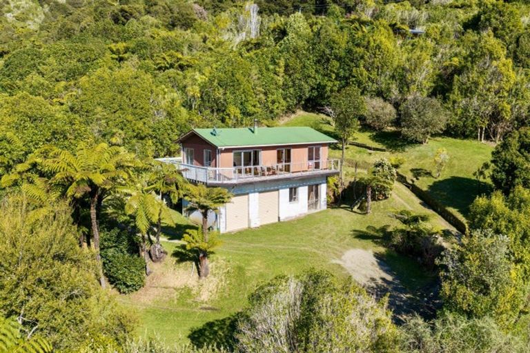 Photo of property in 240 Moetapu Bay Road, Moetapu Bay, Linkwater, 7282