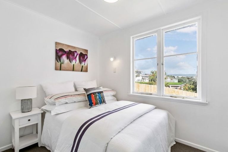 Photo of property in 53a Sylvan Crescent, Te Atatu South, Auckland, 0610