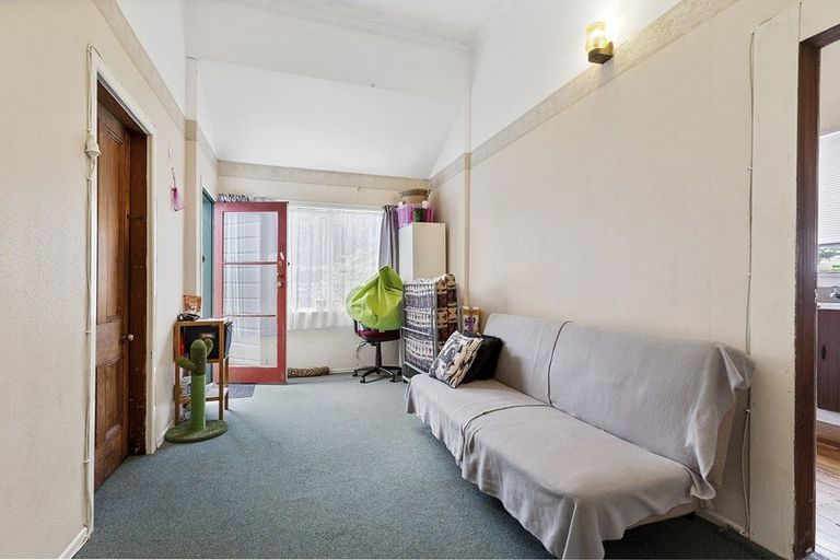 Photo of property in 38 Pirie Street, Mount Victoria, Wellington, 6011