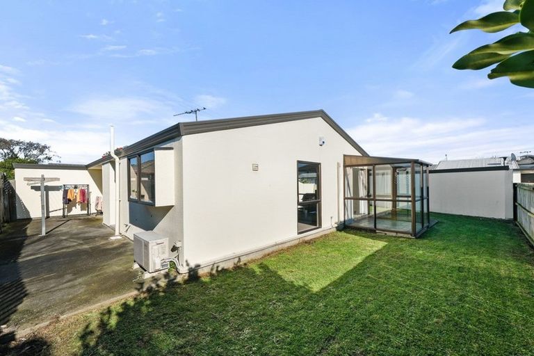 Photo of property in 33j Peverel Street, Riccarton, Christchurch, 8011