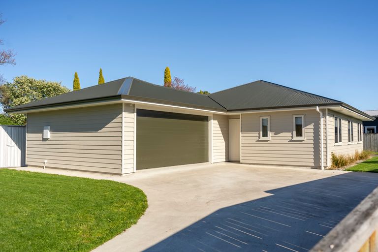 Photo of property in 162 East Street, Greytown, 5712