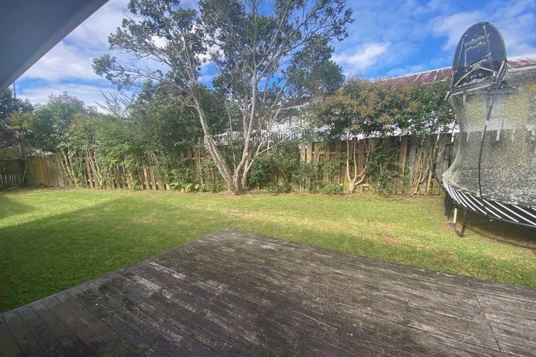 Photo of property in 16 Garton Drive, Massey, Auckland, 0614