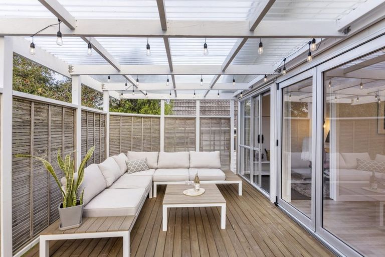 Photo of property in 26 Mirrabooka Avenue, Botany Downs, Auckland, 2010