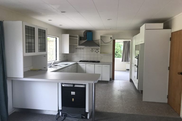 Photo of property in 17 Shastri Terrace, Khandallah, Wellington, 6035