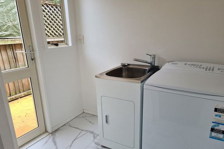 Photo of property in 2/97 Clyde Road, Ilam, Christchurch, 8041