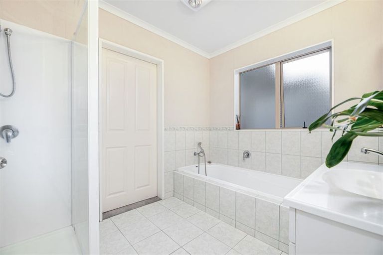 Photo of property in 345a Triangle Road, Massey, Auckland, 0614